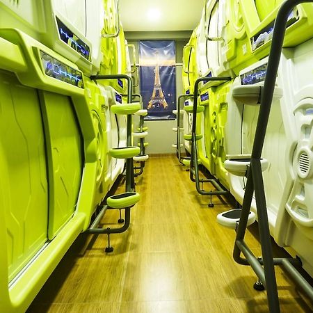 Super Oyo 91328 Fiducia Capsule Hotel Dżakarta Zewnętrze zdjęcie