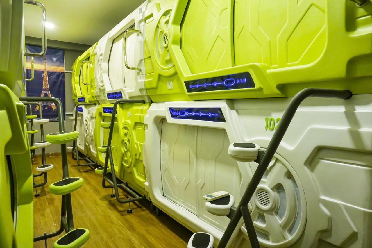 Super Oyo 91328 Fiducia Capsule Hotel Dżakarta Zewnętrze zdjęcie