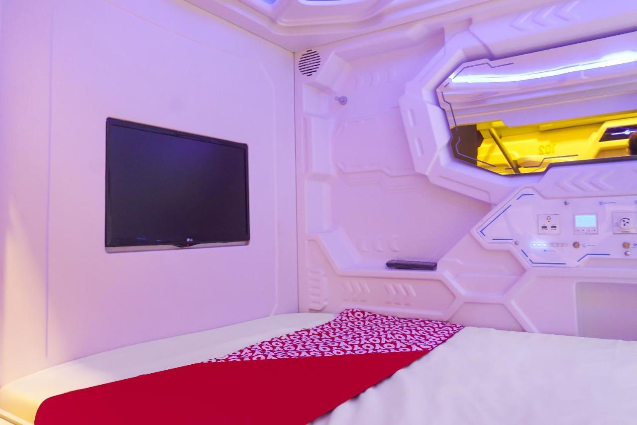 Super Oyo 91328 Fiducia Capsule Hotel Dżakarta Zewnętrze zdjęcie