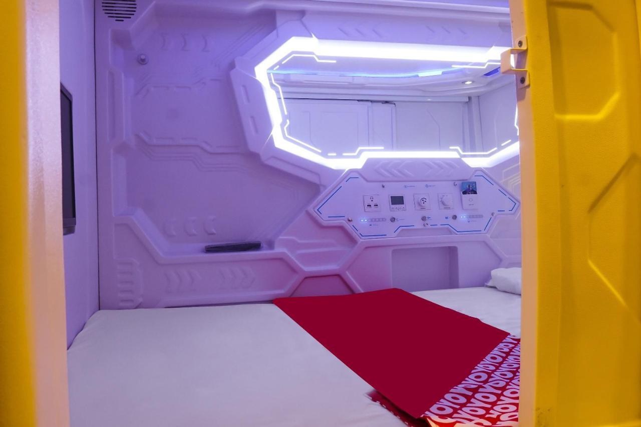 Super Oyo 91328 Fiducia Capsule Hotel Dżakarta Zewnętrze zdjęcie