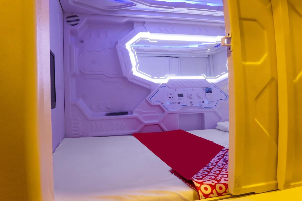 Super Oyo 91328 Fiducia Capsule Hotel Dżakarta Zewnętrze zdjęcie