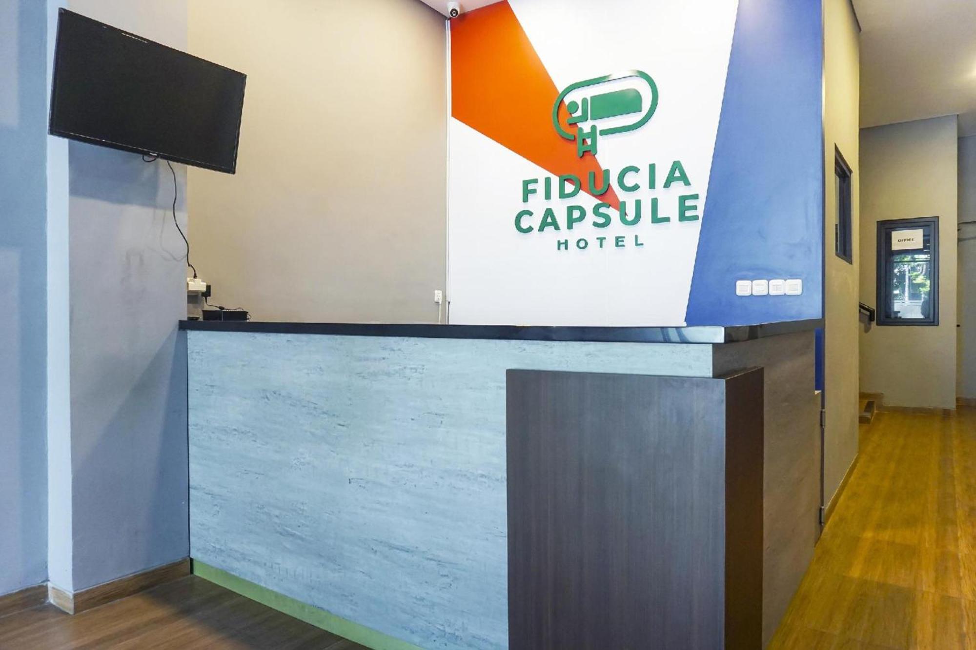 Super Oyo 91328 Fiducia Capsule Hotel Dżakarta Zewnętrze zdjęcie